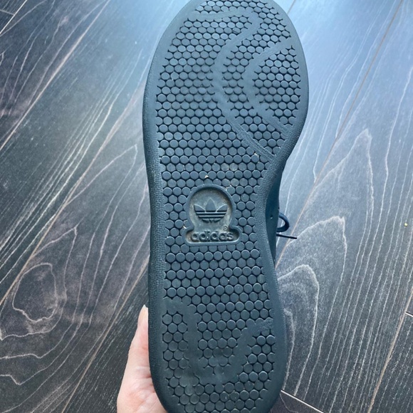 Adidas Stan Smith Shoes Black - Picture 3 of 4